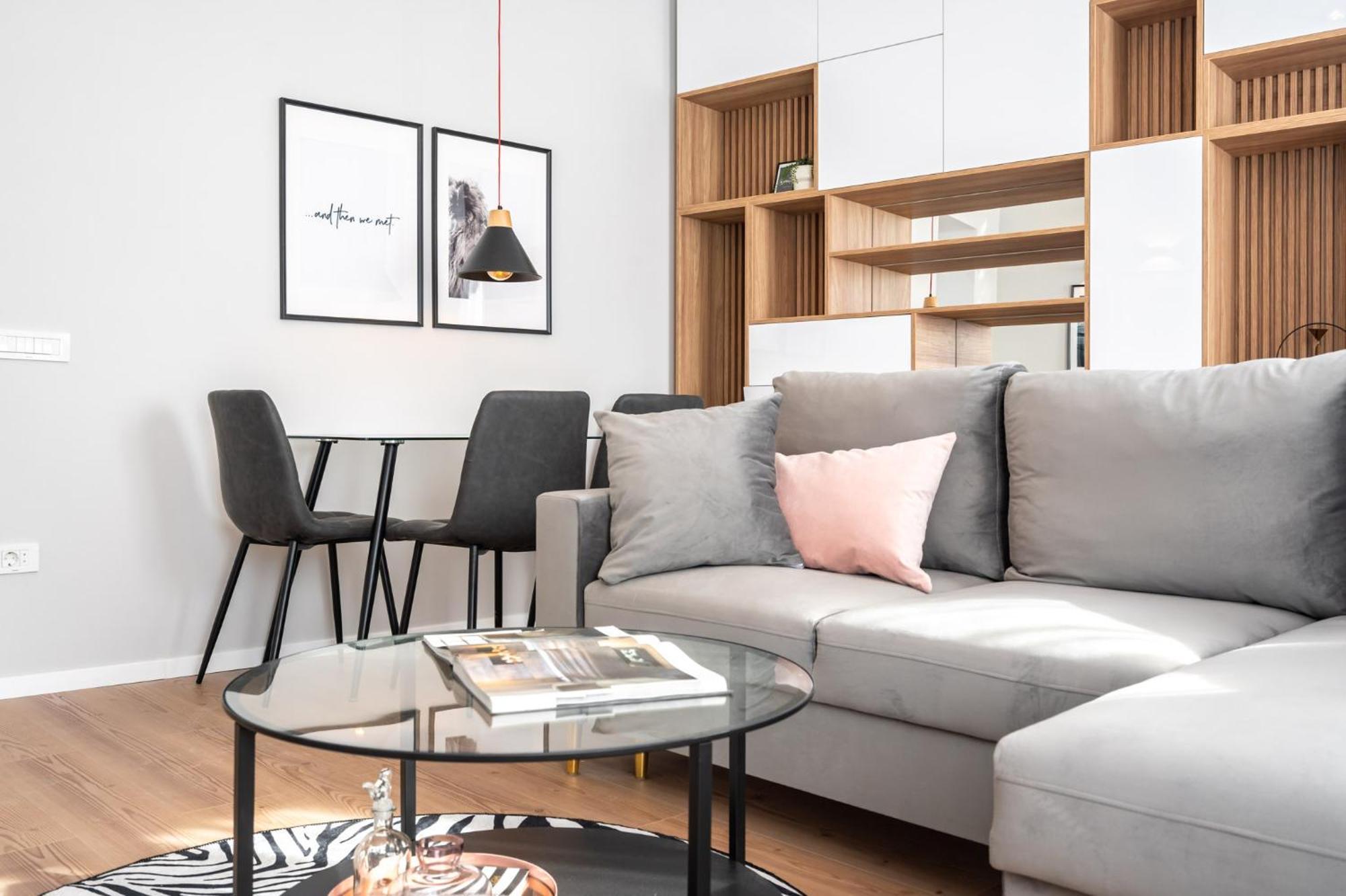 The Loft Luxury Apartments-Near The Park In The City Center Bucarest Esterno foto